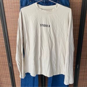 STUDIO K YOGAWEAR | off-white long sleeve T-shirt